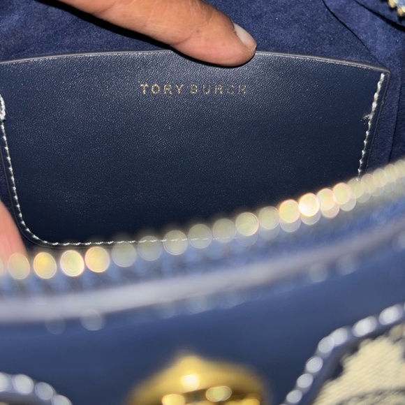 Tory Burch NWOT hand bag with shoulder strap! - Picture 5 of 9